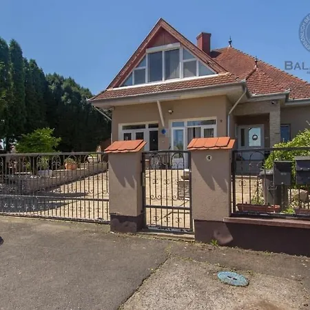 Nirvana Apartman Balatonbereny Exterior photo